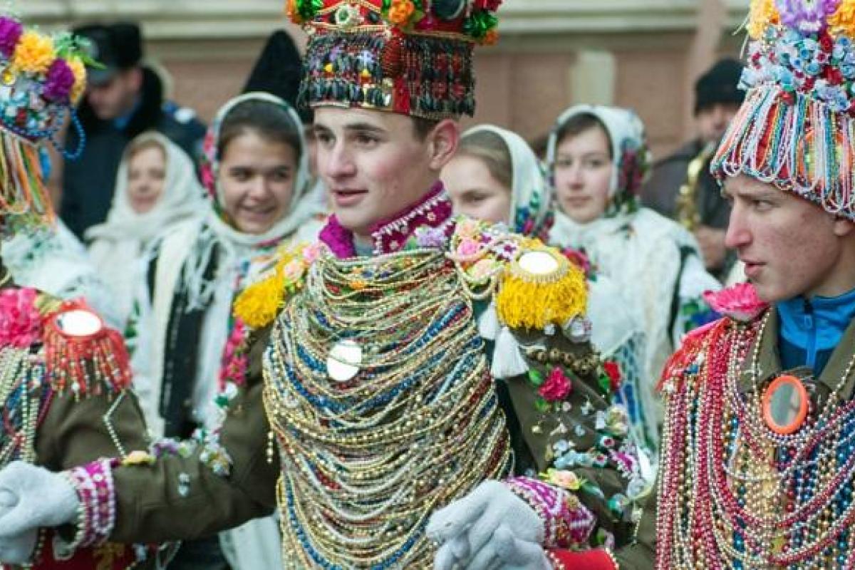 В Черновцах стартовал фольклорно-этнографический фестиваль "Маланка-фест" В Черновцах стартовал фольклорно-этнографический фестиваль "Маланка-фест"
