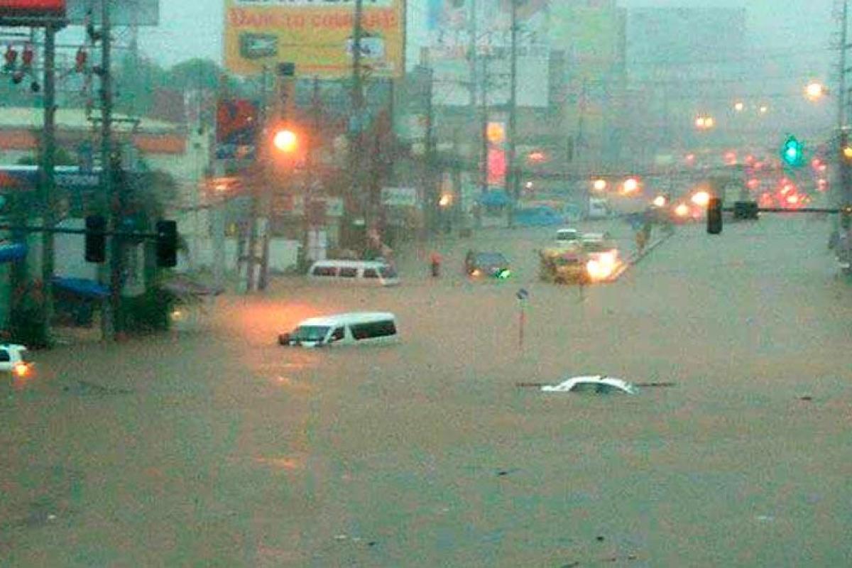 На Филиппины обрушилось мощное наводнение: есть жертвы На Филиппины обрушилось мощное наводнение: есть жертвы