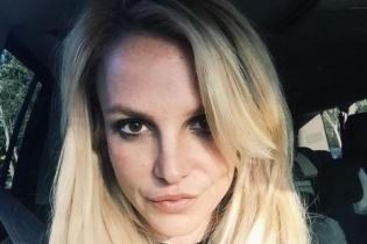 Поклонники Бритни Спирс раскритиковали пикантный снимок певицы