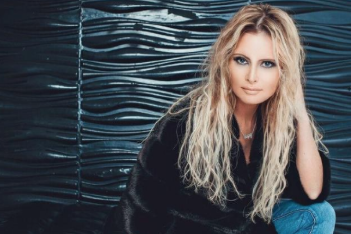 Телеведущая Дана Борисова призналась, что ходит на свидание вслепую Телеведущая Дана Борисова призналась, что ходит на свидание вслепую