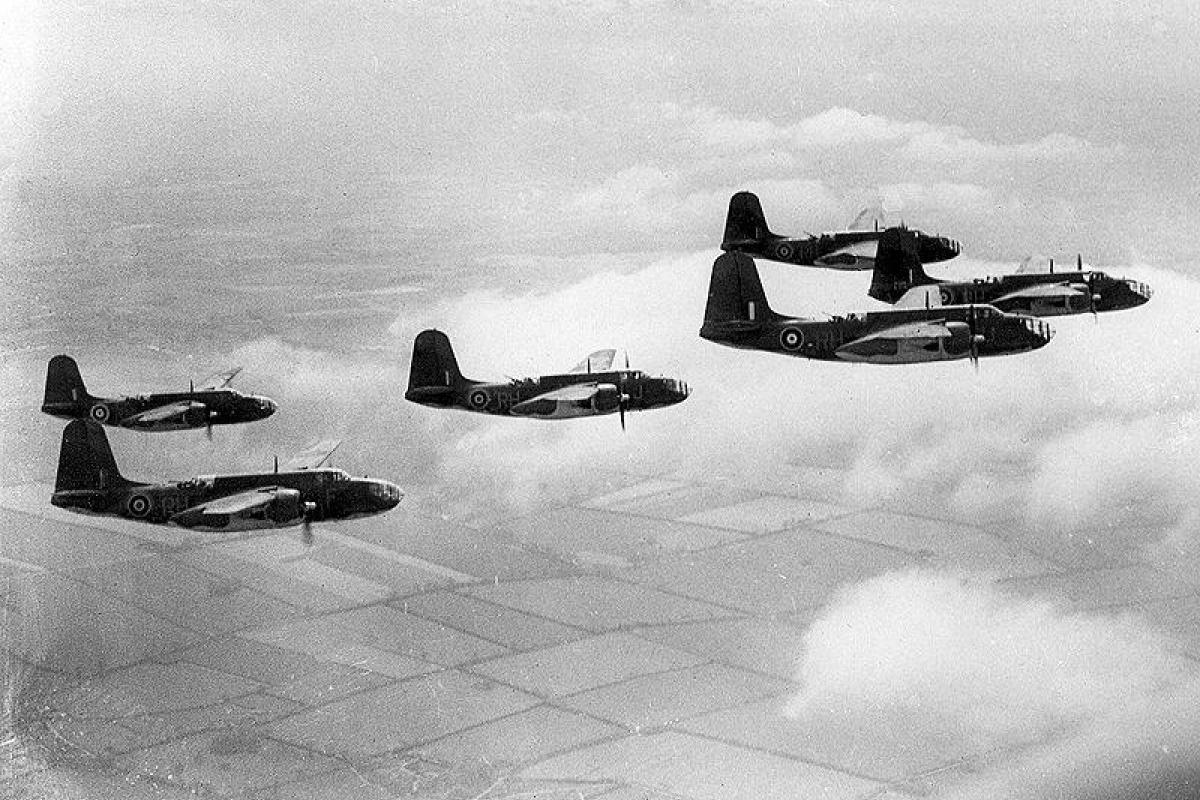 Водолазы обнаружили на дне Черного моря американский военный самолет Водолазы обнаружили на дне Черного моря американский военный самолет