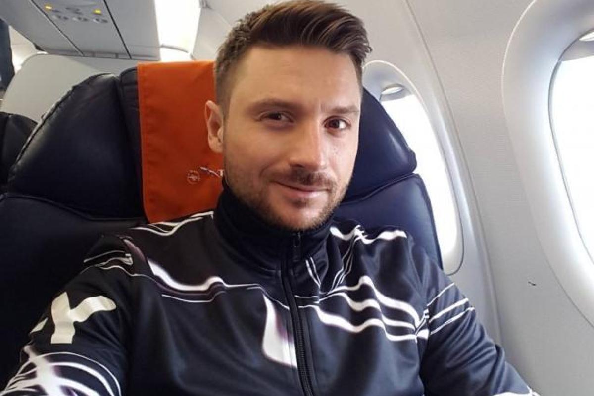 Певец Сергей Лазарев увез маленького сына в Америку