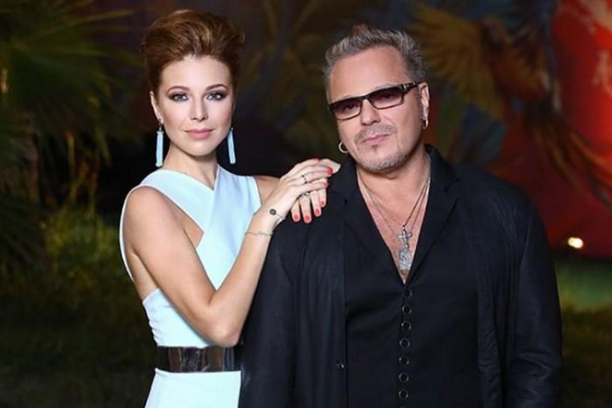 Звездная пара Пресняков и Подольская отдыхают с сыном на горнолыжном курорте