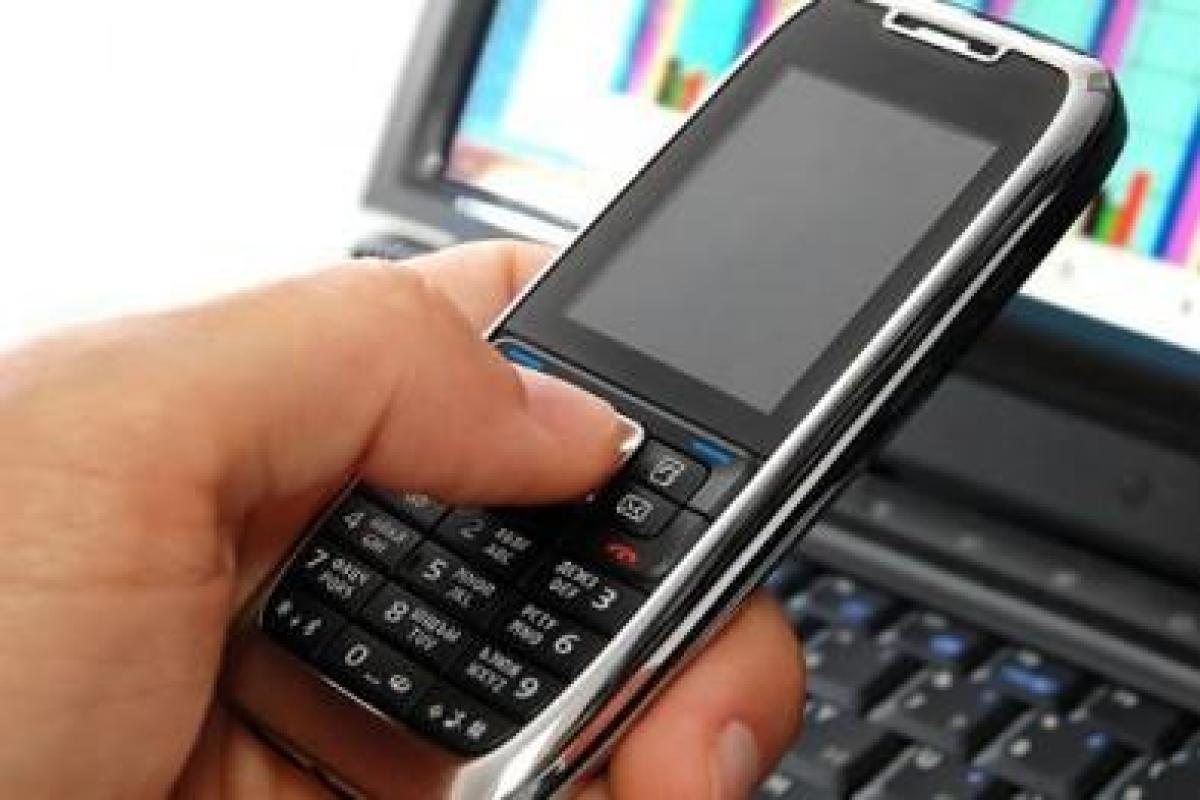 Боевики на блокпостах тщательно проверяют телефоны и блокноты, копаются в личных вещах - очевидцы Боевики на блокпостах тщательно проверяют телефоны и блокноты, копаются в личных вещах - очевидцы