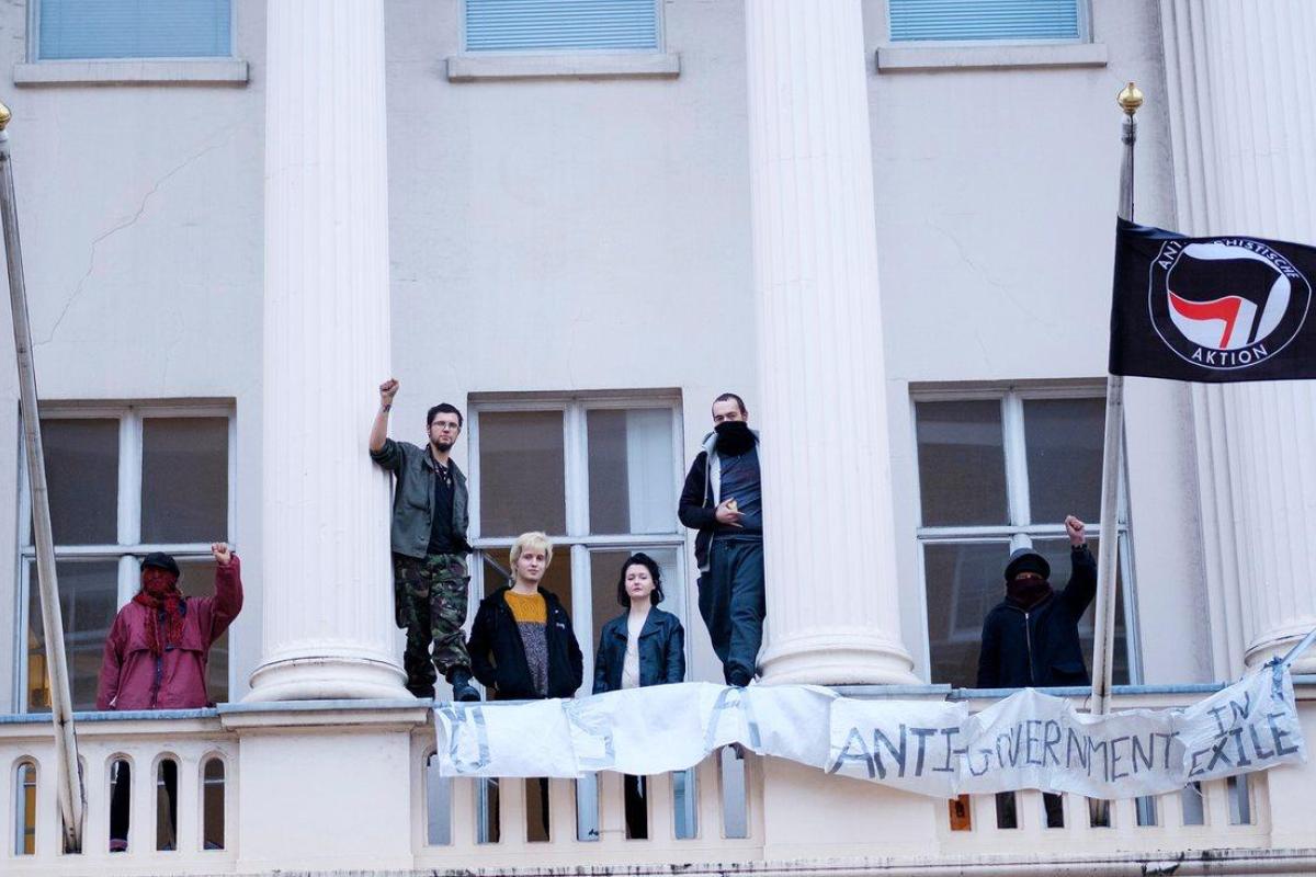 Британские сквоттеры захватили в Лондоне особняк российского олигарха, поселив там бездомных