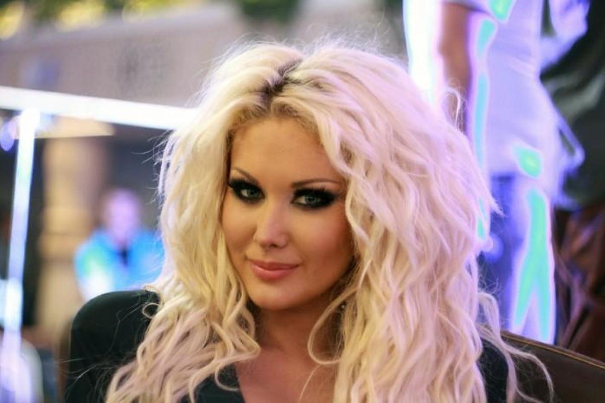 Певица Екатерина Бужинская рассекретила имена своей новорожденной двойни