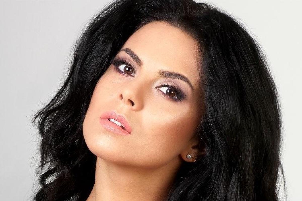 Певица Настя Каменских в сексуальном наряде вызвала восторг у своих поклонников