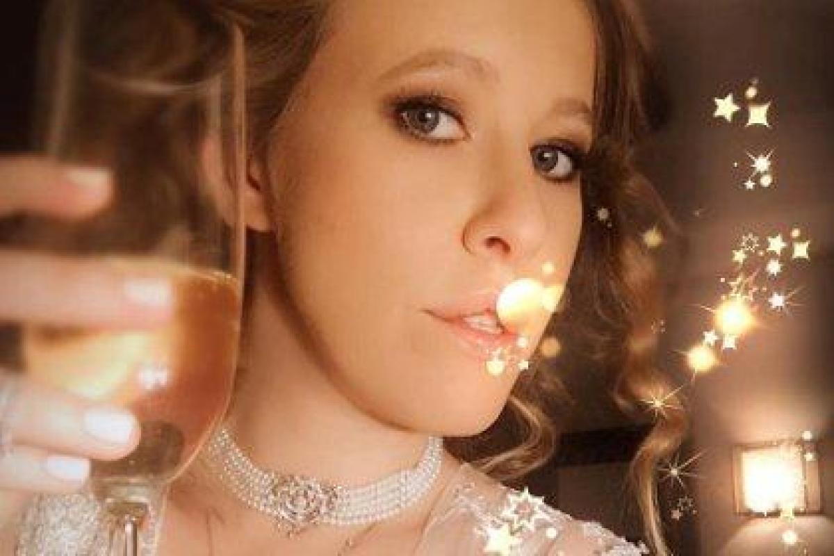 Снимок грустной Ксении Собчак на фоне полицейского участка озадачил ее поклонников