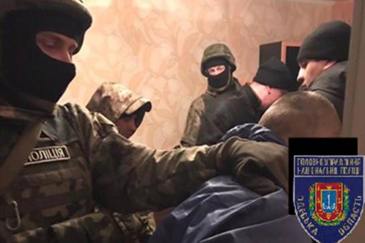 В Одессе правоохранители по "горячим следам" за убийство и разбой задержали членов ОПГ В Одессе правоохранители по "горячим следам" за убийство и разбой задержали членов ОПГ