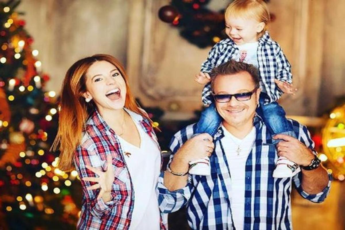 Звездная семья Подольская и Пресняков отдыхают с сыном в горах Испании Звездная семья Подольская и Пресняков отдыхают с сыном в горах Испании