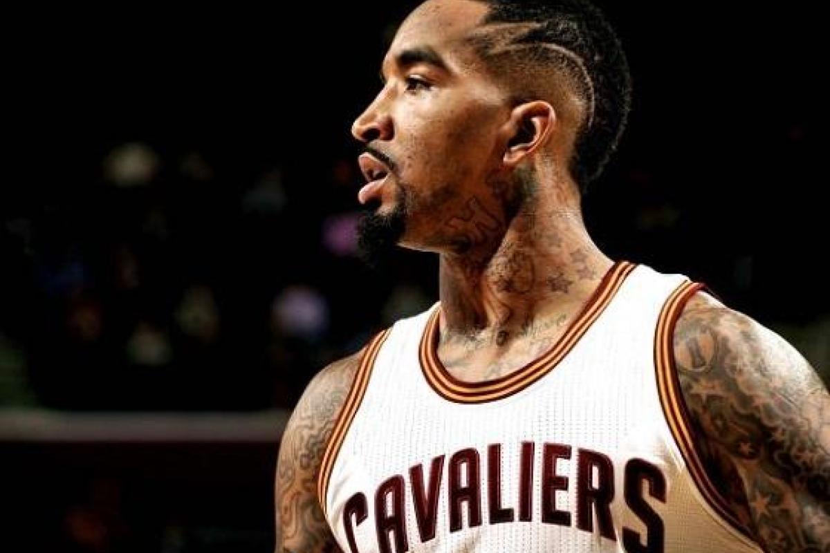 Дочь баскетболиста Джей Ар Смита родилась раньше срока: медики борются за жизнь малышки Дочь баскетболиста Джей Ар Смита родилась раньше срока: медики борются за жизнь малышки