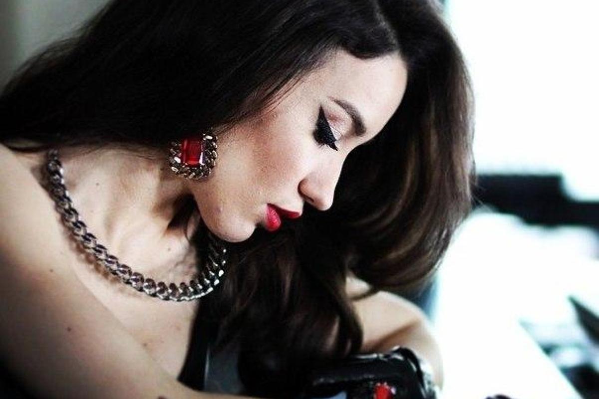 Певица Виктория Дайнеко "засветила" пикантную татуировку