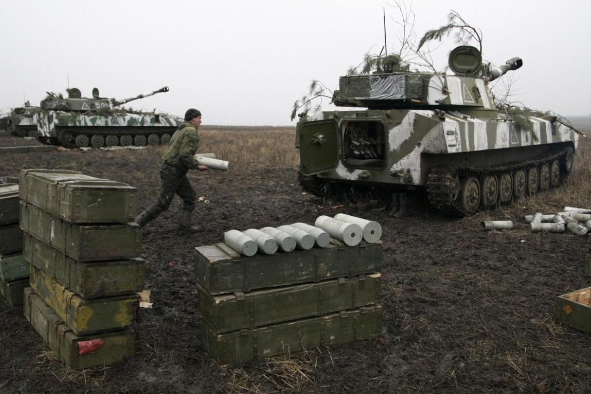 Россия за неделю перебросила на Донбасс более 100 тонн боеприпасов и 40 платформ с боевой техникой - Тымчук Россия за неделю перебросила на Донбасс более 100 тонн боеприпасов и 40 платформ с боевой техникой - Тымчук