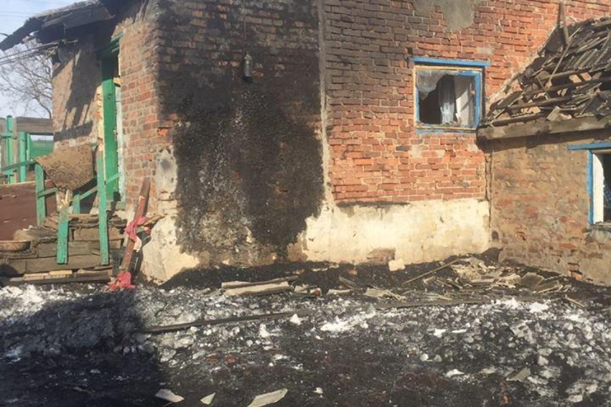 В результате утреннего обстрела в Авдеевке погибла женщина