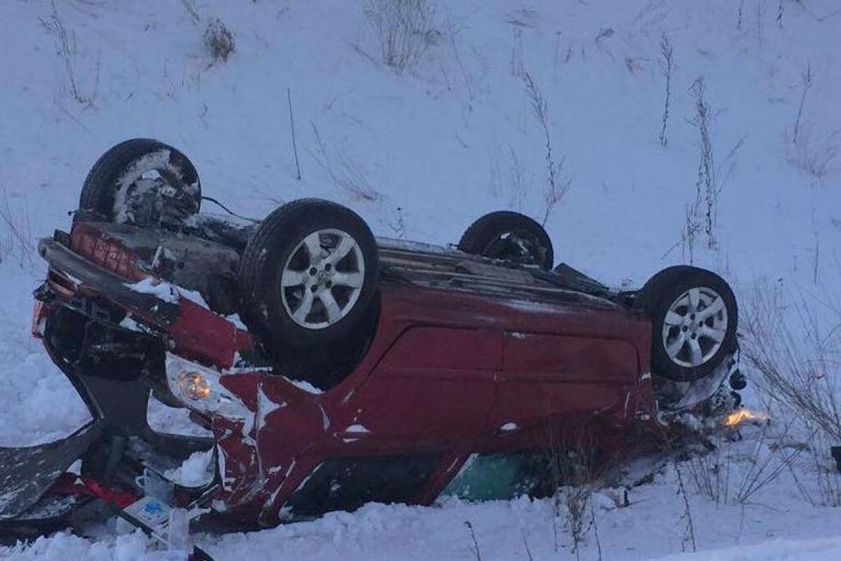 В Киеве "Peugeot" улетел в кювет и перевернулся: погибла 18-летняя пассажирка авто В Киеве "Peugeot" улетел в кювет и перевернулся: погибла 18-летняя пассажирка авто