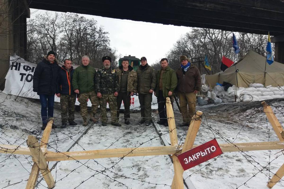 Семенченко обратился к Порошенко: После решения Путлера о признании "паспортов ЛДНР" блокада легализована? Семенченко обратился к Порошенко: После решения Путлера о признании "паспортов ЛДНР" блокада легализована?