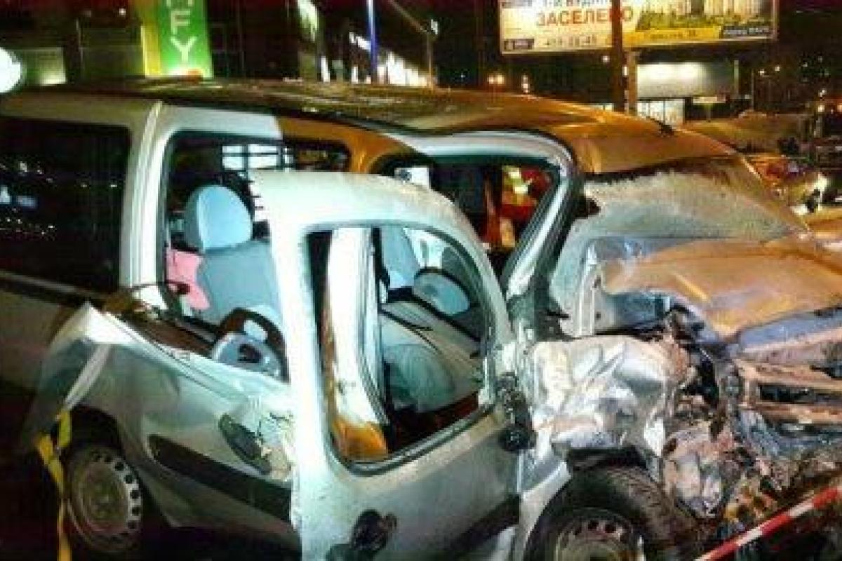 В Нацполиции опровергли данные о смерти девочки, пострадавшей в ДТП в Киеве: 7 человек находятся в больнице В Нацполиции опровергли данные о смерти девочки, пострадавшей в ДТП в Киеве: 7 человек находятся в больнице