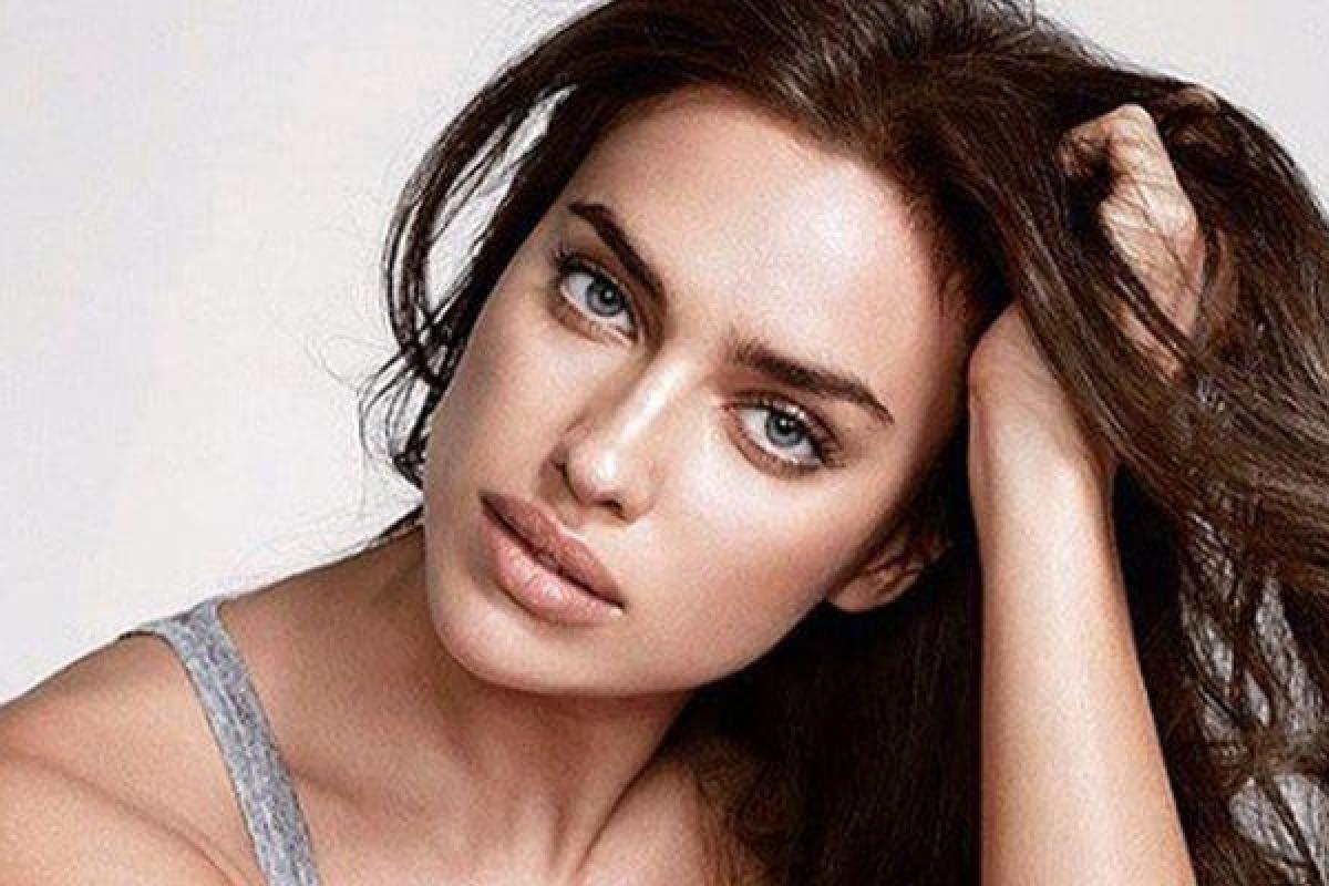 Супермодель Ирина Шейк "засветила" перед камерами беременный животик