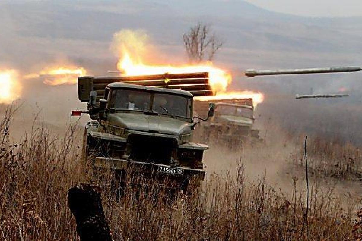 В районе Крымского на Луганщине боевики пустили в ход "Грады" - Бочкала В районе Крымского на Луганщине боевики пустили в ход "Грады" - Бочкала
