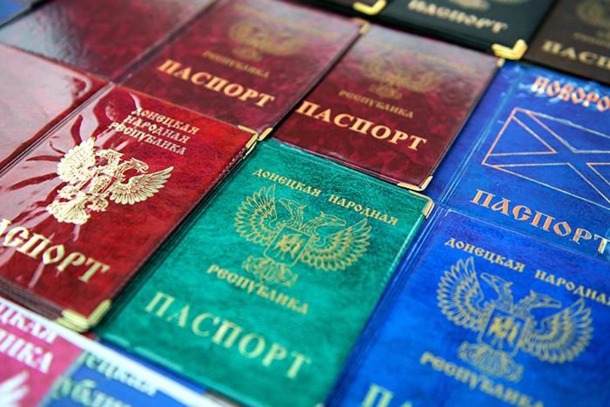 "Указ Путина, просто кость, брошенная голодной собаке" - мнение о признании РФ паспортов ОРДЛО