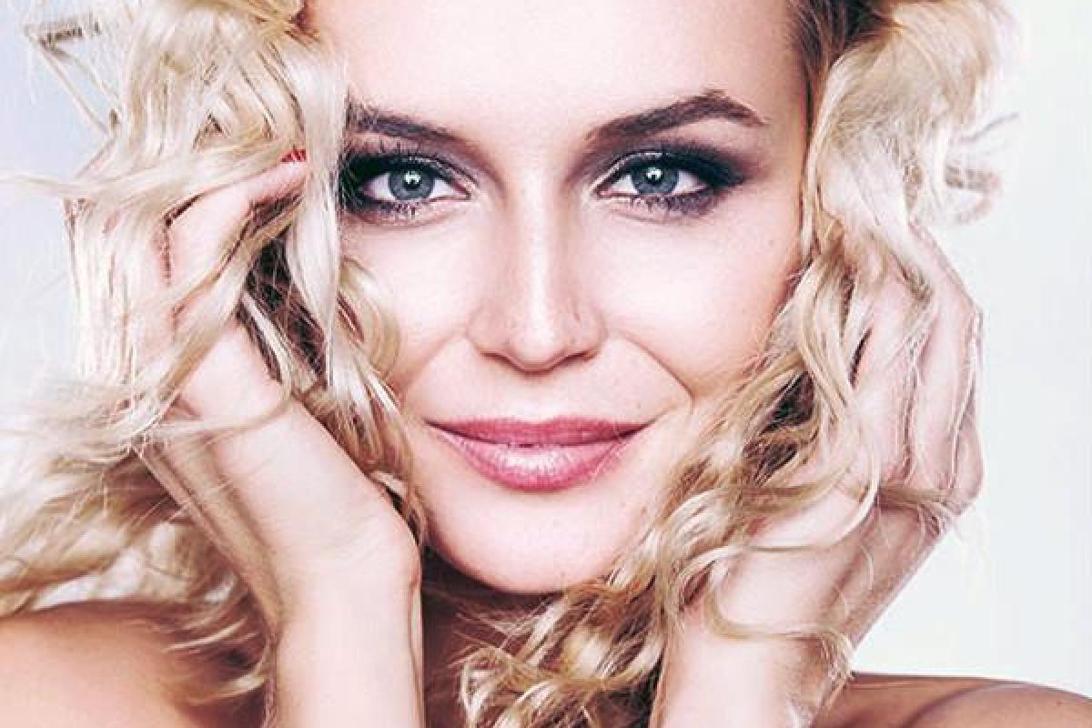 Певица Полина Гагарина выложила в Instagram снимки без макияжа