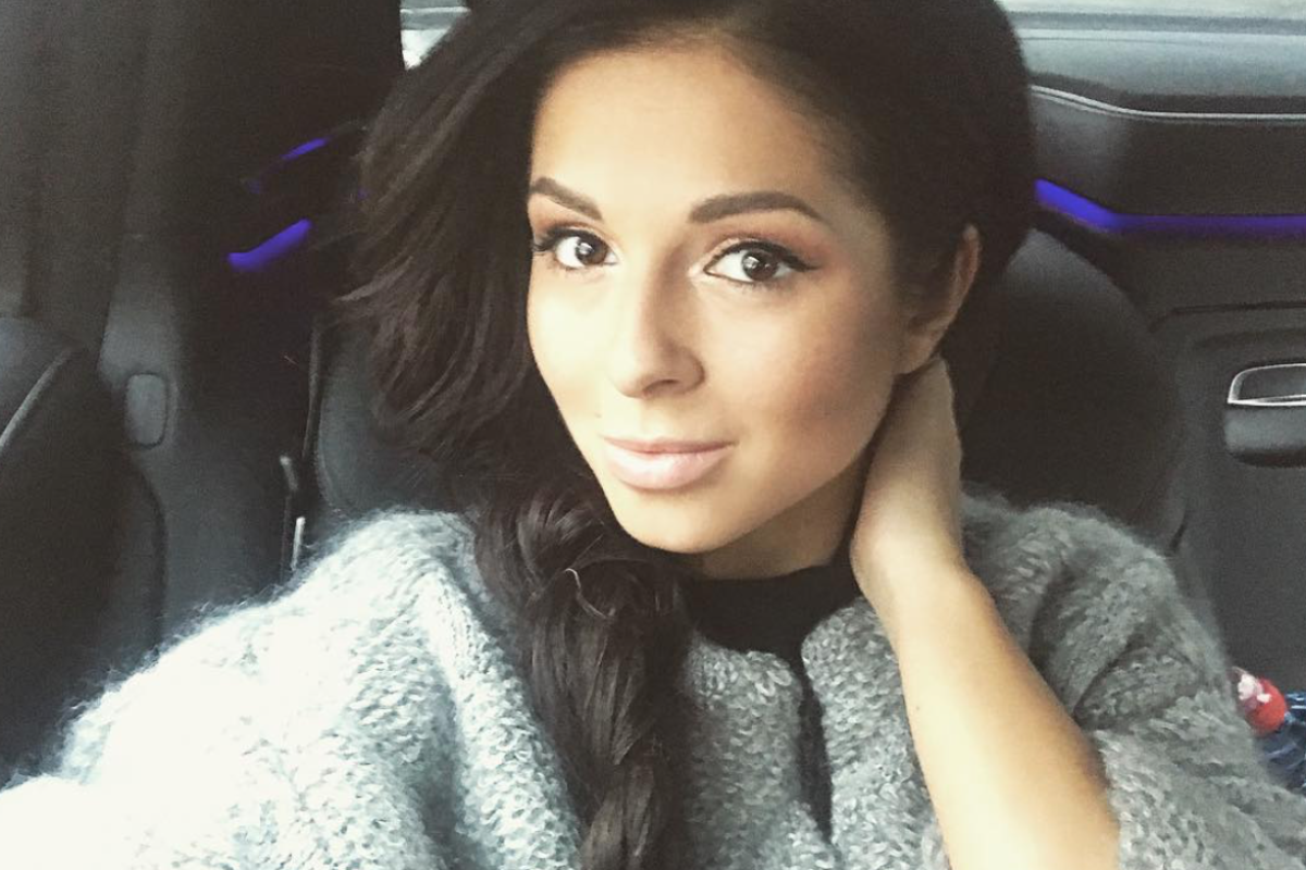 Певица Нюша приступила к выбору свадебного платья