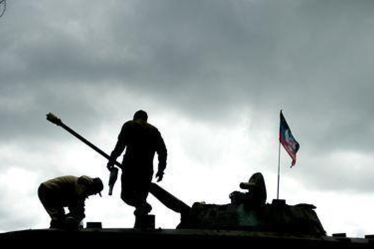 К Донецку тянутся колонны военной техники: боевики перебрасывают вооружение в "горячие" точки К Донецку тянутся колонны военной техники: боевики перебрасывают вооружение в "горячие" точки