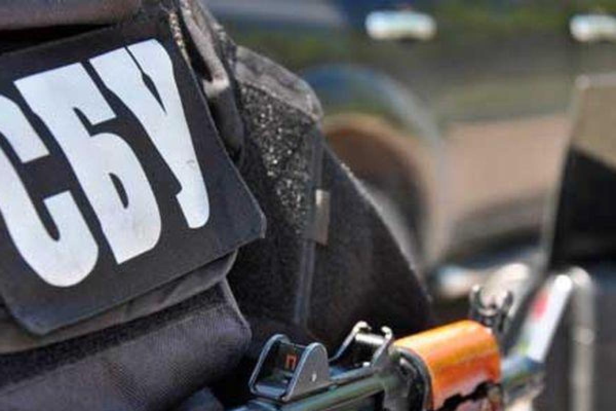 СБУ задержала на линии разграничения женщину-снайпера боевиков "ДНР" СБУ задержала на линии разграничения женщину-снайпера боевиков "ДНР"