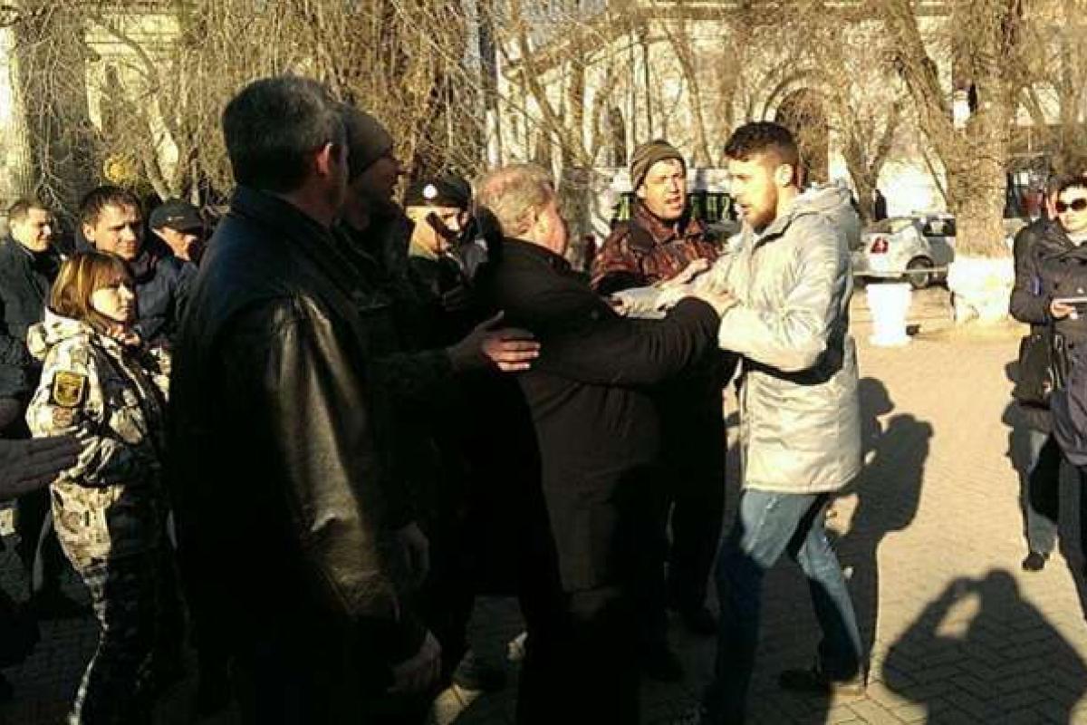 В Севастополе на митинге задержали мужчину, который обвинил Россию в развязывании войны на Донбассе