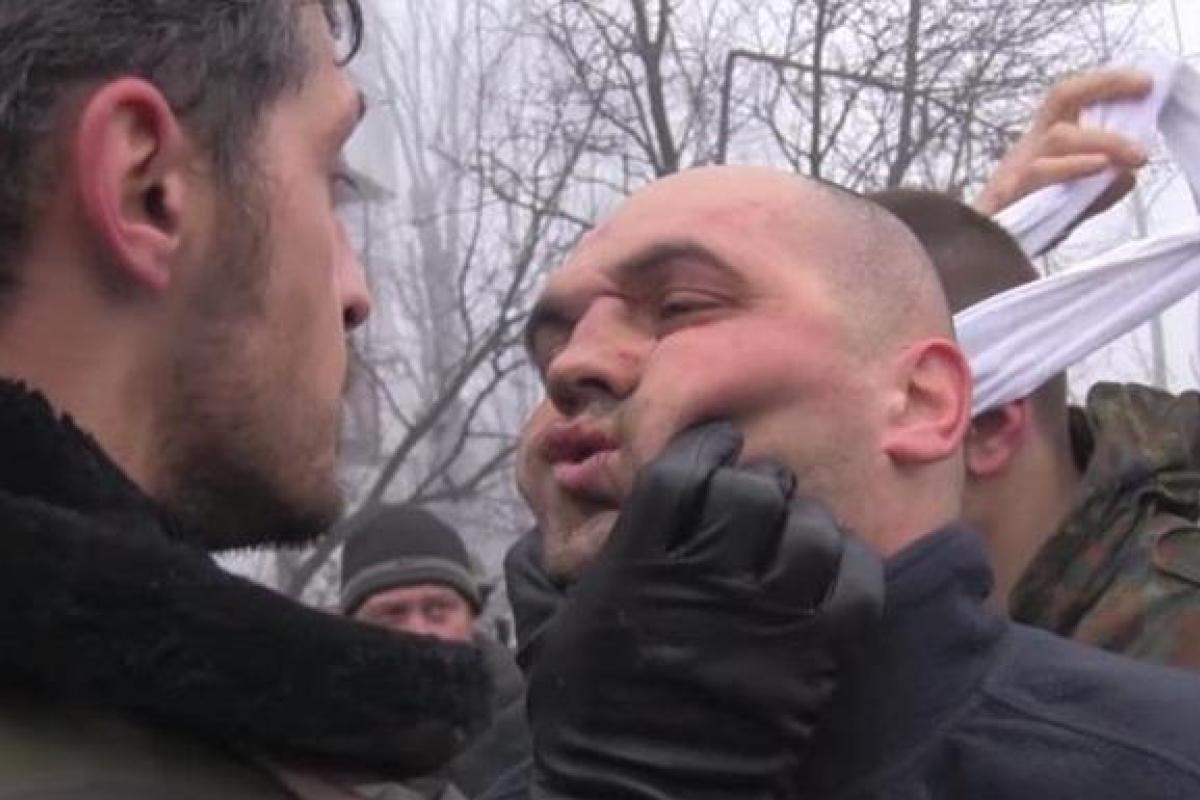 Брат знаменитого киборга о смерти "Гиви": Тварь и предатель сочувствия не заслуживает Брат знаменитого киборга о смерти "Гиви": Тварь и предатель сочувствия не заслуживает