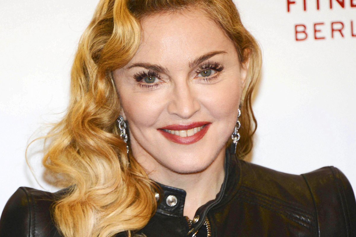 Певица Мадонна удочерила девочек-близнецов из Малави