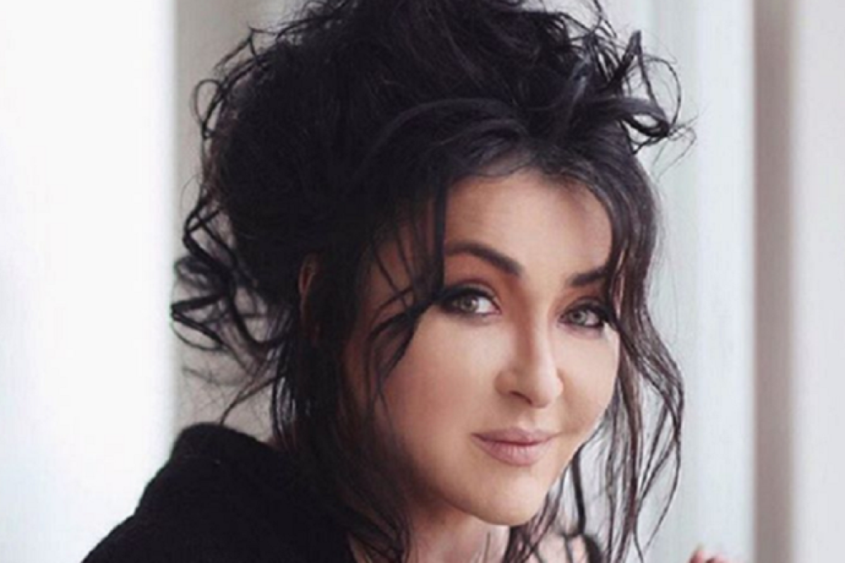 Певица Лолила Милявская шокировала поклонников, задрав платье во время концерта