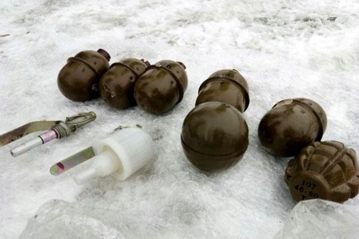 На блокпосту в Бахмуте в лековушке с тремя детьми обнаружены боеприпасы