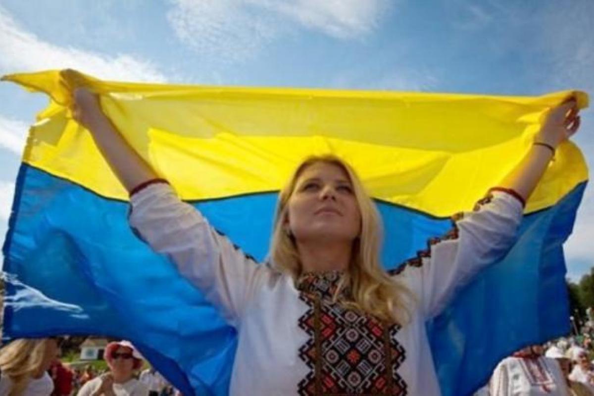 Украина не рухнет, выдержит любые потрясения, главное, чтобы власть смогла завоевать доверие людей - Бутусов