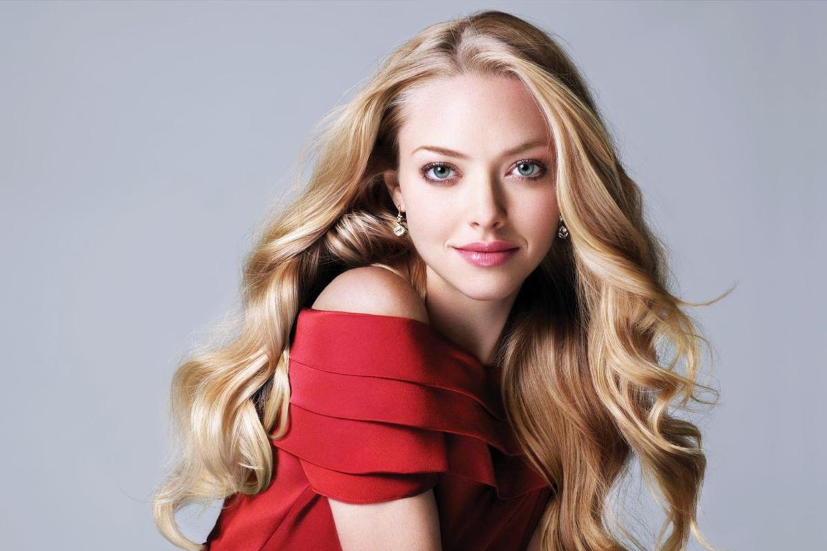 Актриса Аманда Сейфрид родила первенца Актриса Аманда Сейфрид родила первенца