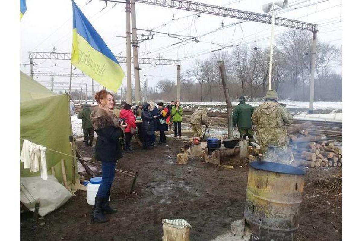 В Кривом Торце сотрудники СБУ отпустили участников блокады В Кривом Торце сотрудники СБУ отпустили участников блокады