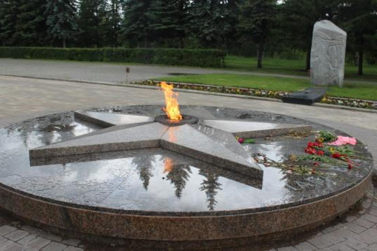 В российском городе Омск из-за нехватки средств решили погасить "Вечный огонь"