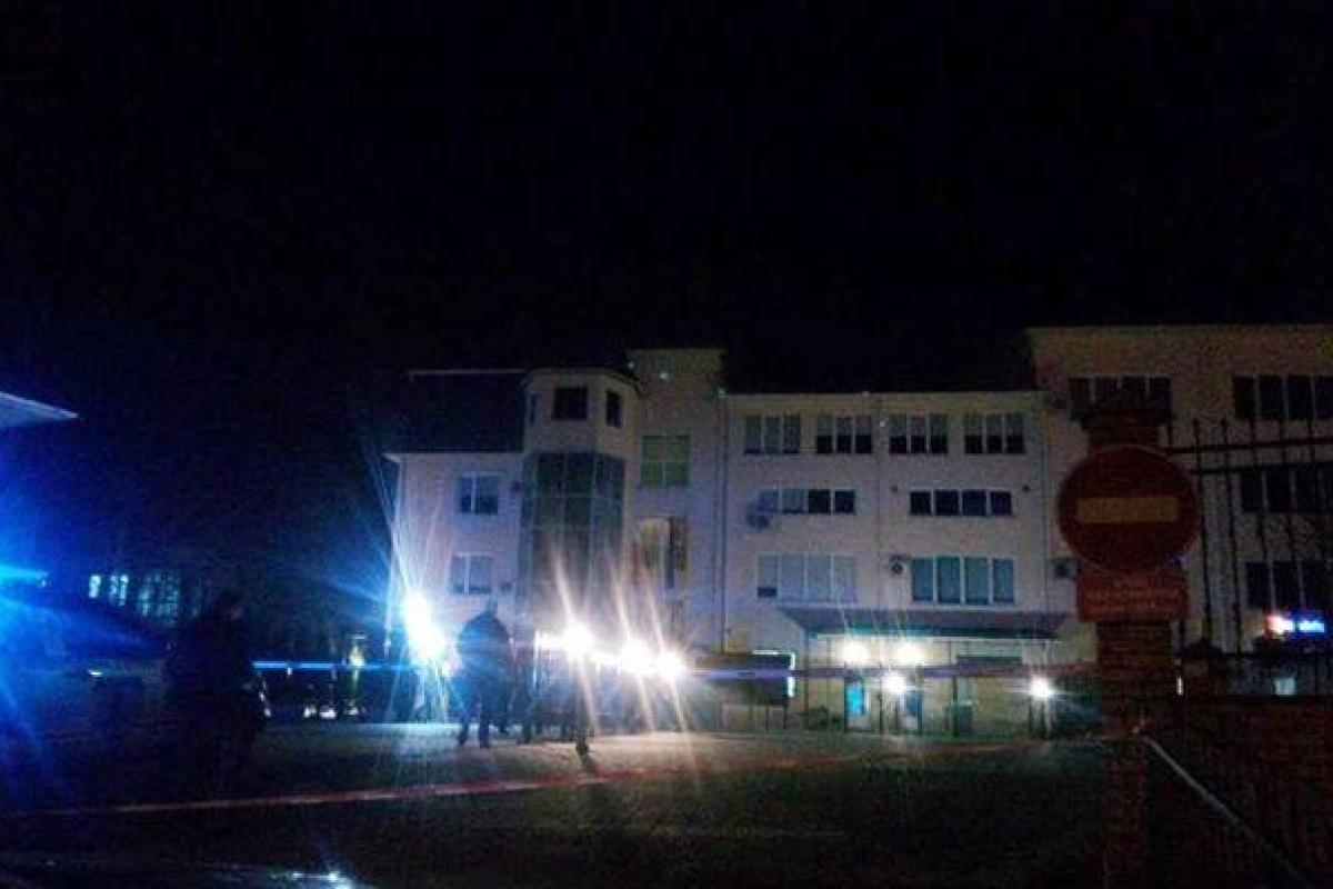 В Луцке неизвестные обстреляли здание Генконсульства Польши