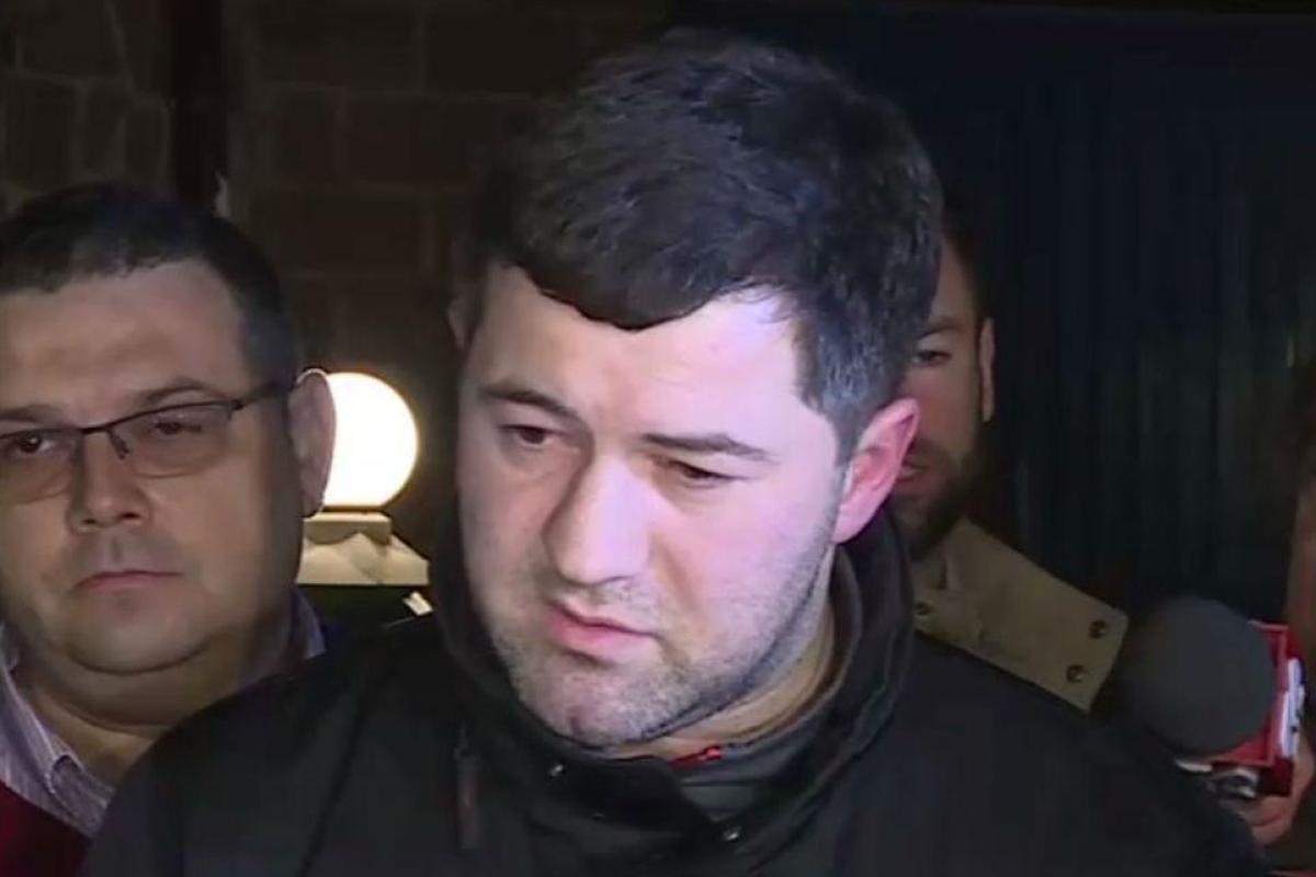 Экс-глава ГФС Насиров покинул стены Лукьяновского СИЗО в электронном браслете