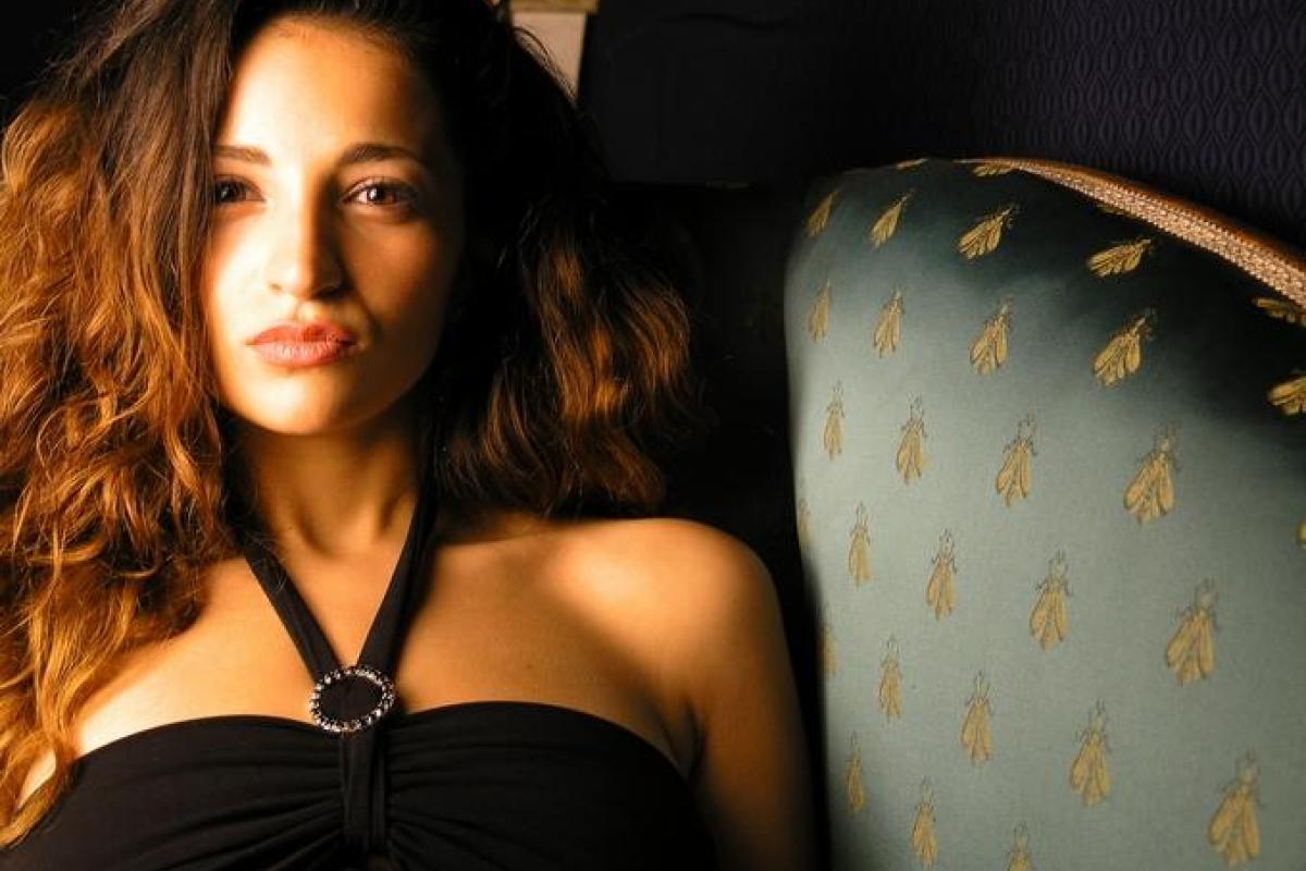 Певица Теона Дольникова впервые стала мамой Певица Теона Дольникова впервые стала мамой