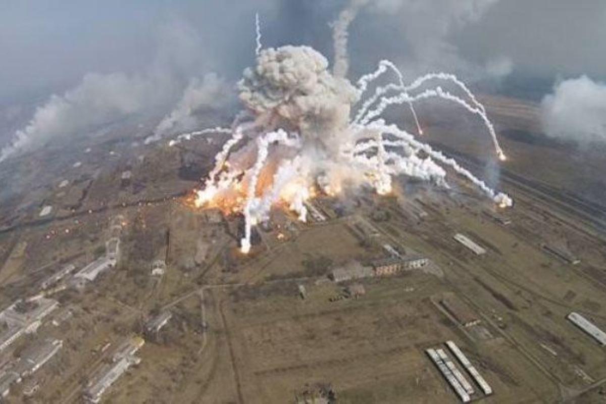 Бутусов о взрывах на военных складах в Балаклее: Кто же будет уволен и пойдет под суд теперь? Бутусов о взрывах на военных складах в Балаклее: Кто же будет уволен и пойдет под суд теперь?
