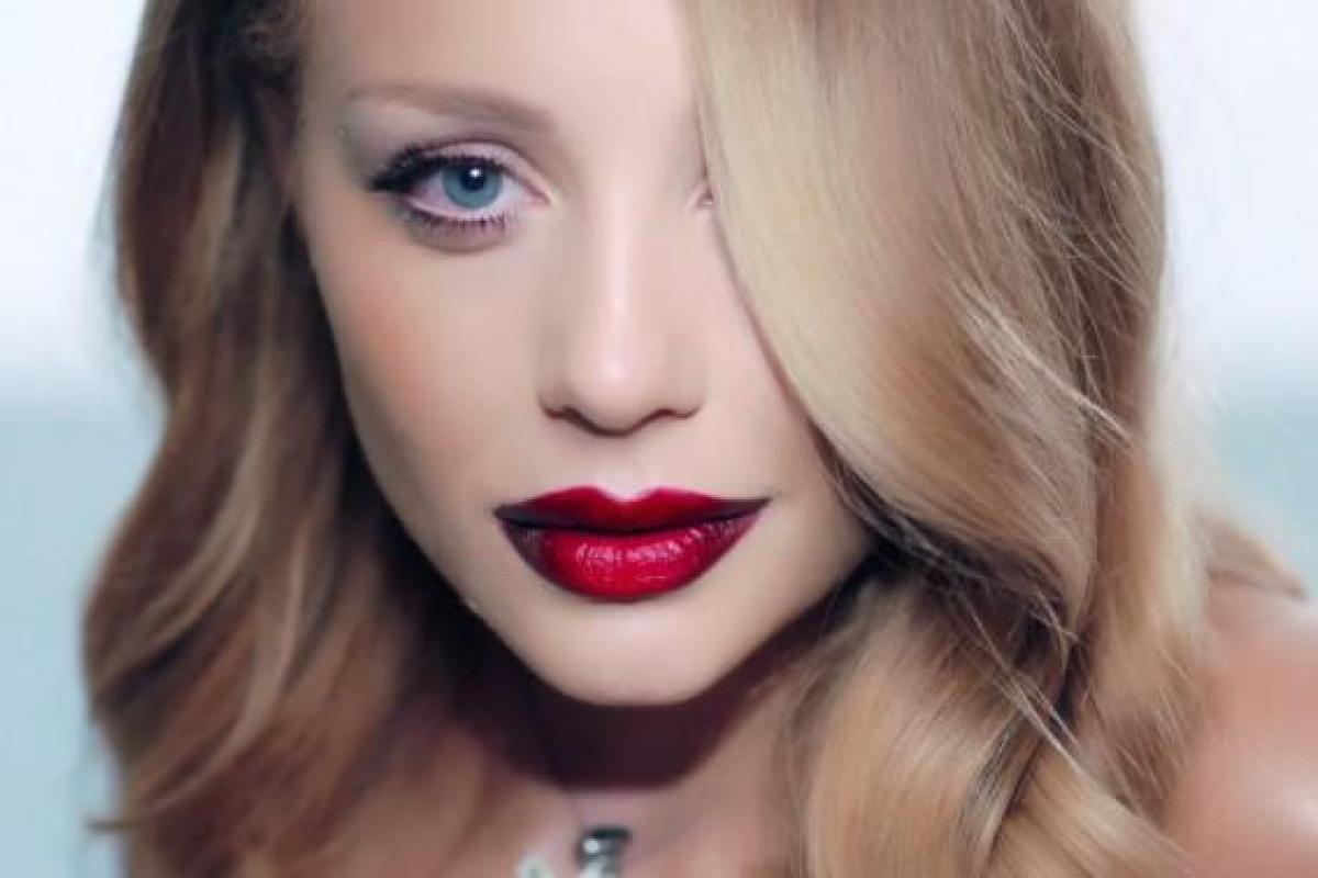 Тина Кароль презентовала новую композицию о любви Тина Кароль презентовала новую композицию о любви