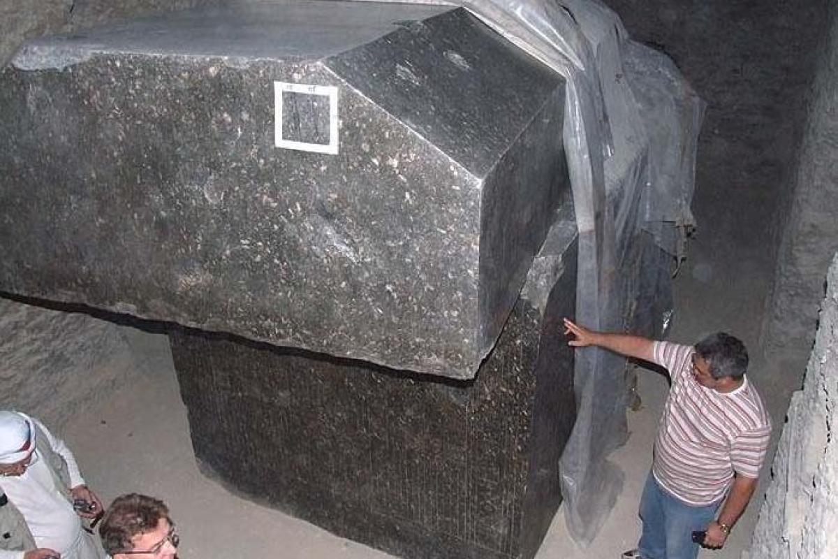 В Египте археологи обнаружили гранитные саркофаги, ставшие настоящим подарком для ученых В Египте археологи обнаружили гранитные саркофаги, ставшие настоящим подарком для ученых