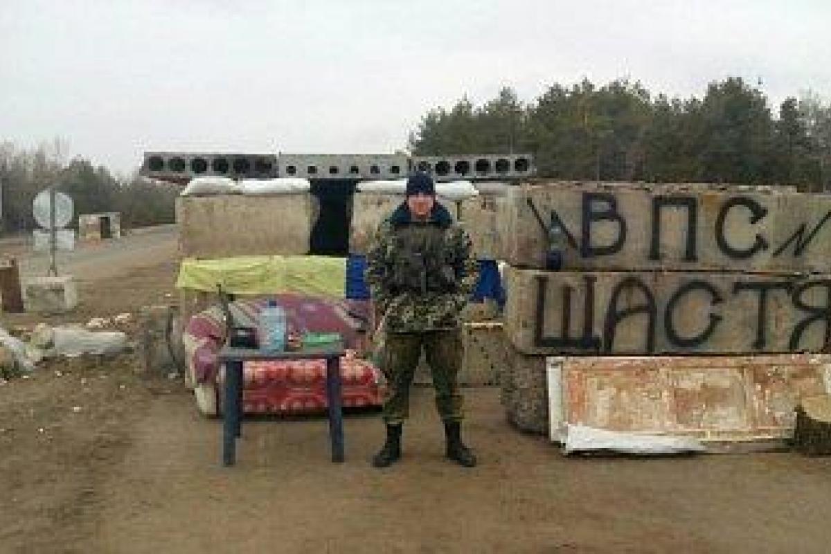 В районе Счастья "ВАЗ", прорываясь через блокпост, сбил военного: военнослужащие применили оружие