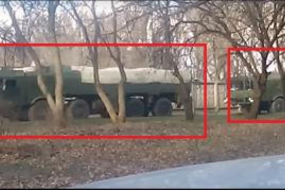 Россия подтягивает к украинской границе военную технику: зафиксировано передвижение 2 колонн Россия подтягивает к украинской границе военную технику: зафиксировано передвижение 2 колонн