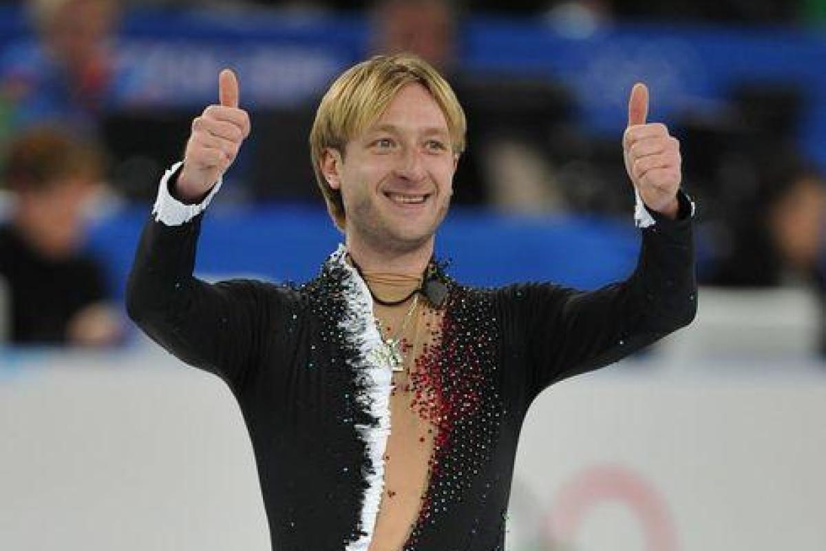 Фигурист Евгений Плющенко решил завершить спортивную карьеру Фигурист Евгений Плющенко решил завершить спортивную карьеру