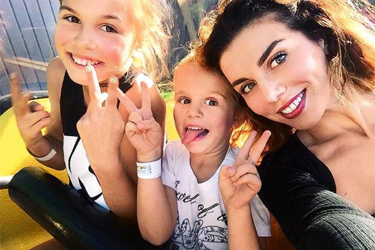 Дочь певицы Анны Седоковой получила первый пояс по карате Дочь певицы Анны Седоковой получила первый пояс по карате