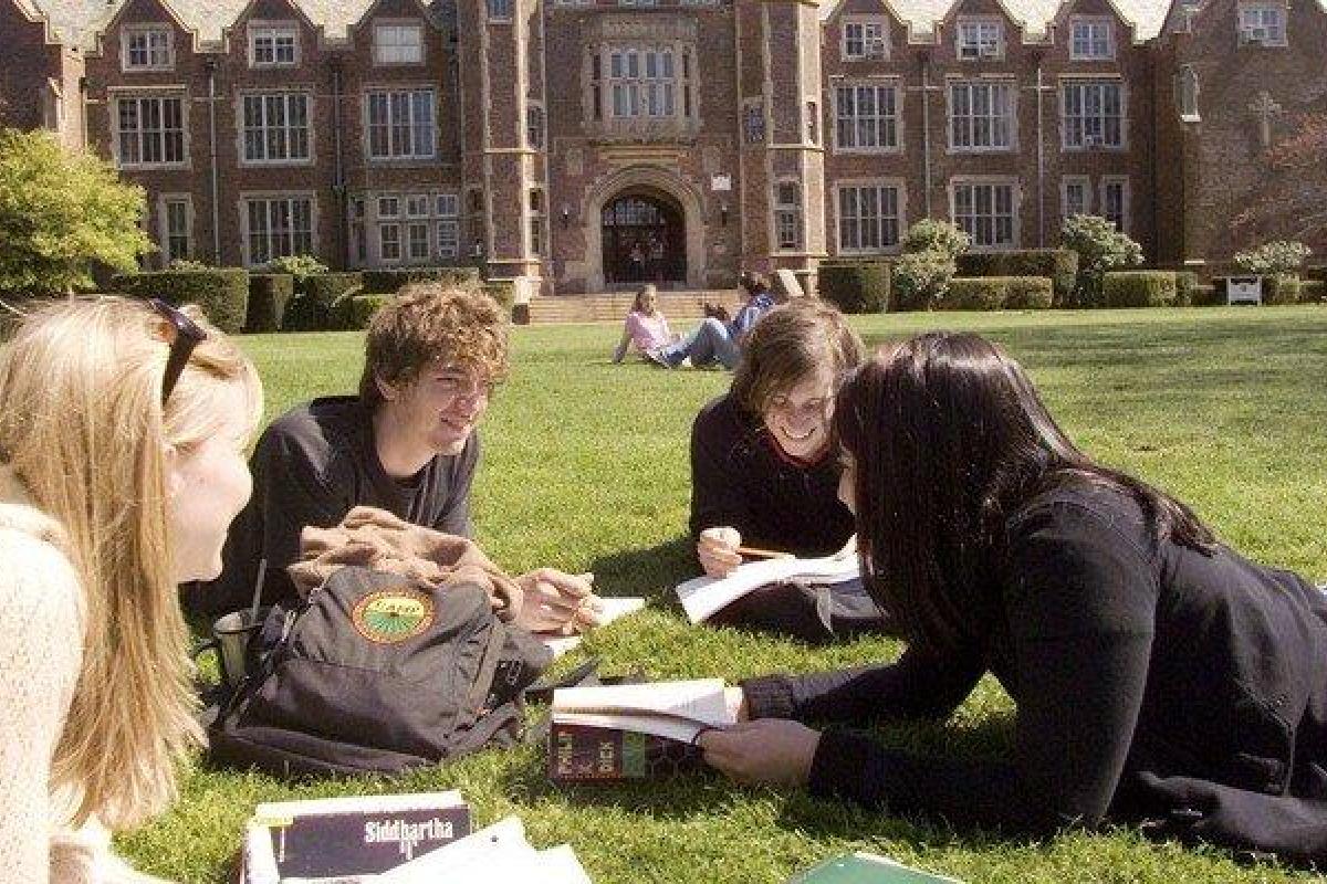 В школах США и Канады детей учат быть свободными и терпимыми к разнообразию людей - Пономарь В школах США и Канады детей учат быть свободными и терпимыми к разнообразию людей - Пономарь