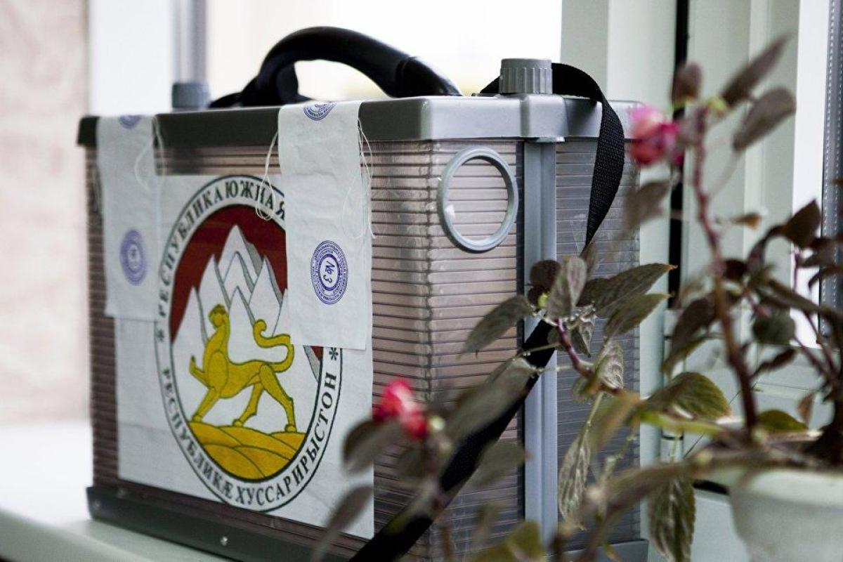 Граждане Южной Осетии проголосовали за новое название республики - Exit Poll