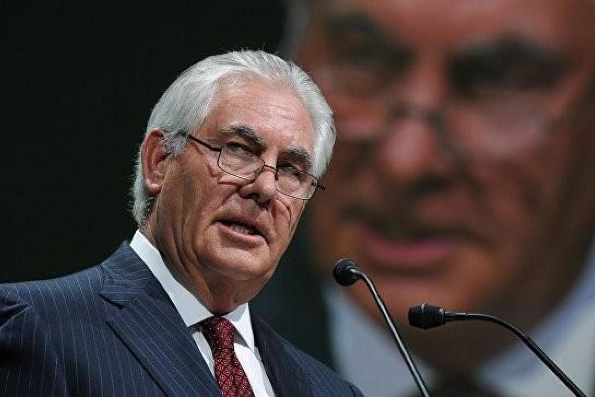 Пономарь: Во время визита Тиллерсона в Москву Путину переданы требования Запада